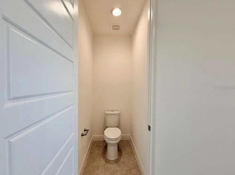 9886 BUCKLOW HILL DRIVE Orlando, FL 32832