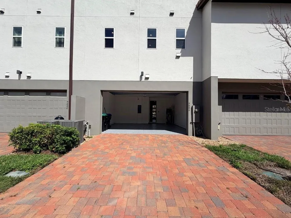 9886 BUCKLOW HILL DRIVE Orlando, FL 32832