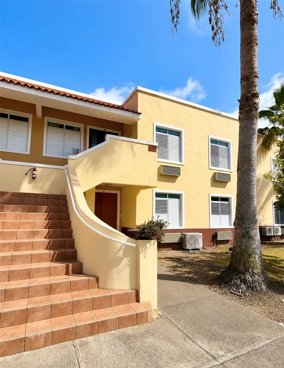 180 PALMAS DRIVE, HARBOUR LAKES #21-D Humacao, PR 00791