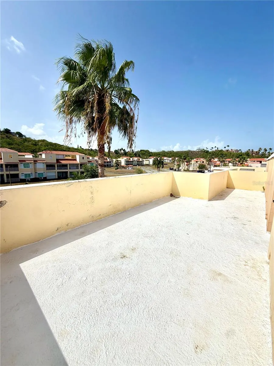 180 PALMAS DRIVE, HARBOUR LAKES #21-D Humacao, PR 00791