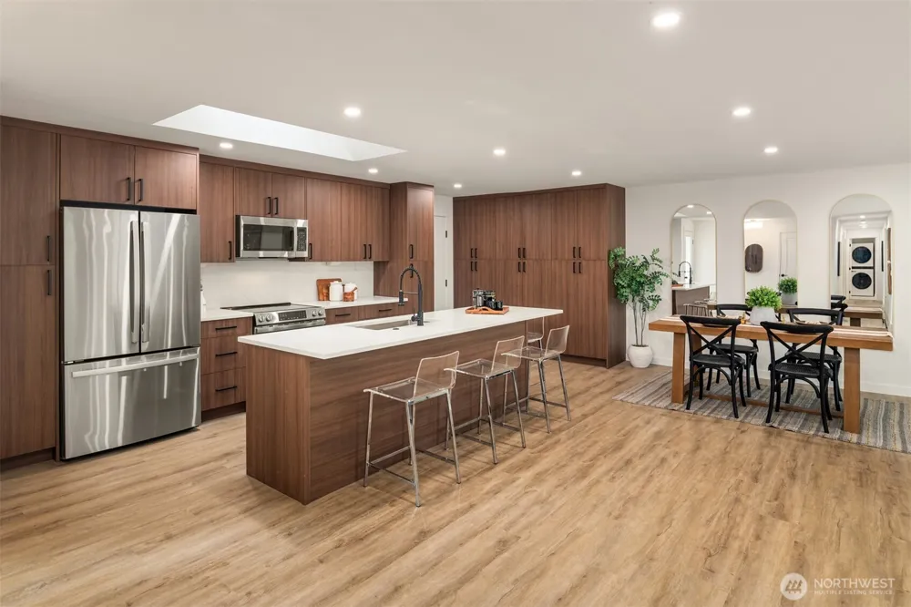 4910 NE 1st Court Renton, WA 98059
