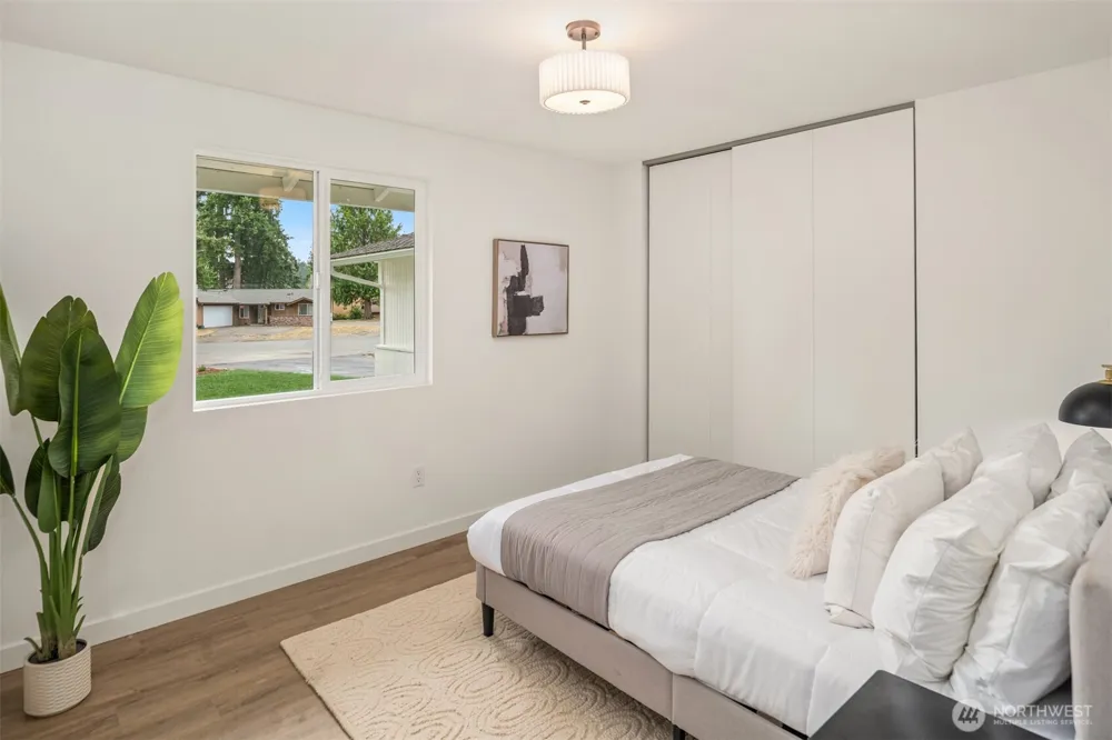4910 NE 1st Court Renton, WA 98059