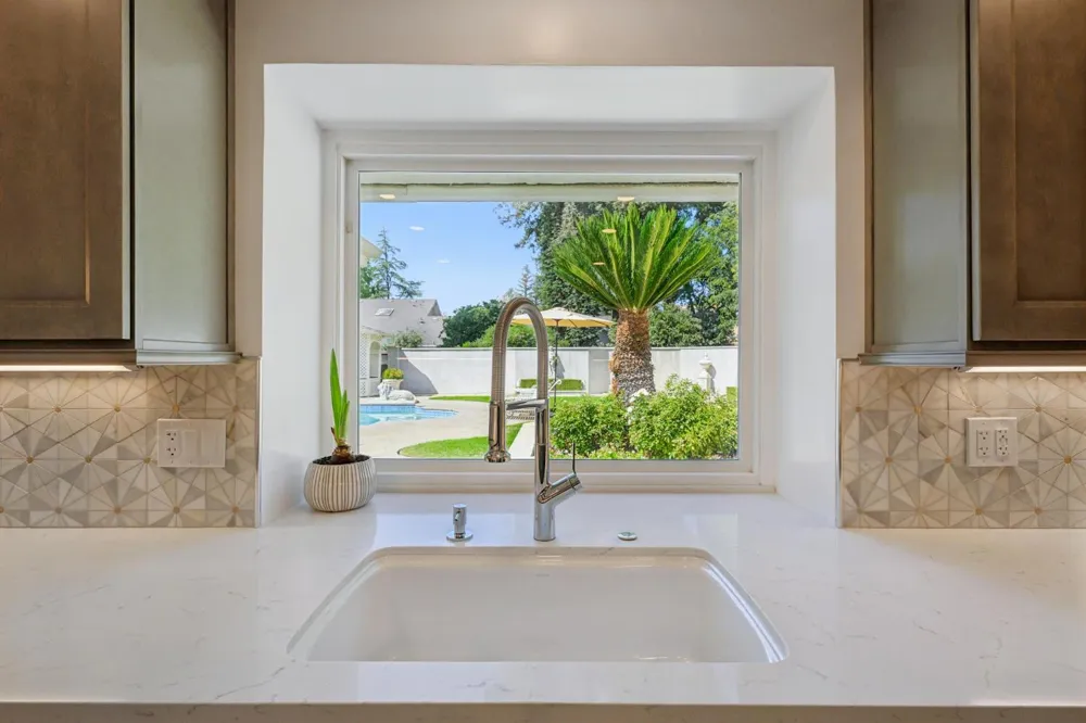 3594 W Spruce Avenue Fresno, CA 93711