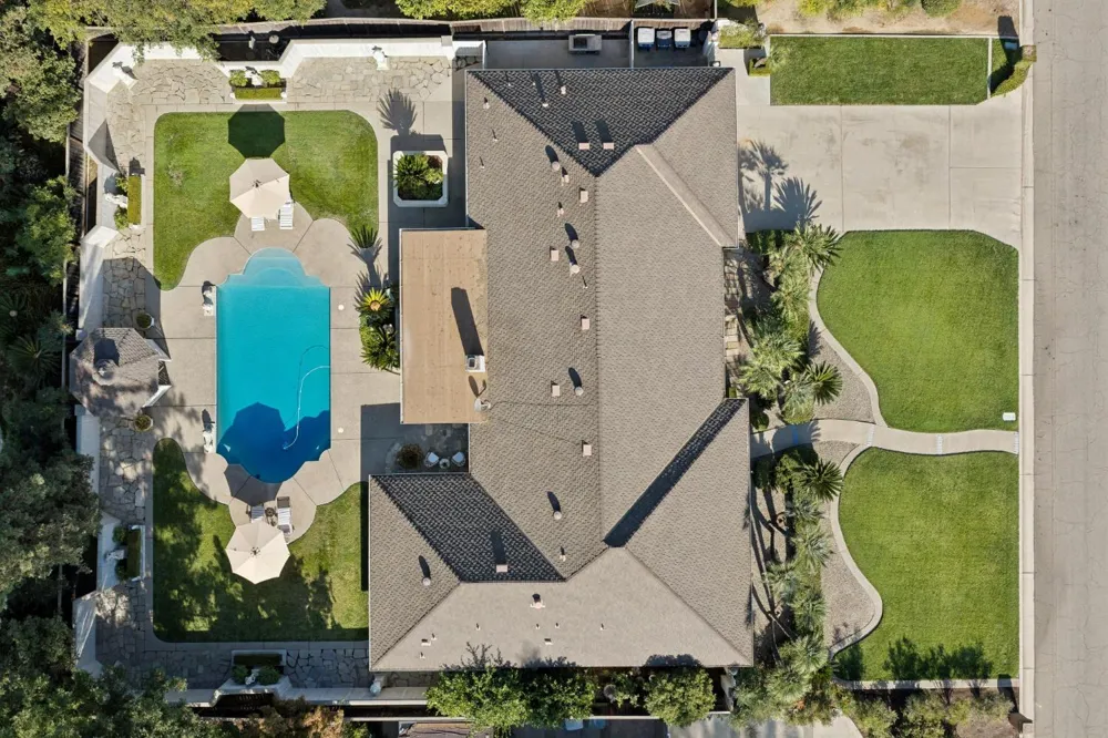 3594 W Spruce Avenue Fresno, CA 93711