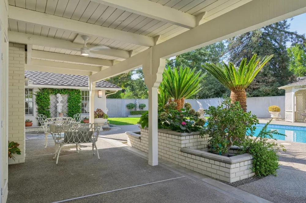 3594 W Spruce Avenue Fresno, CA 93711