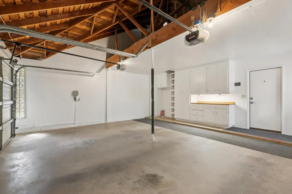3594 W Spruce Avenue Fresno, CA 93711