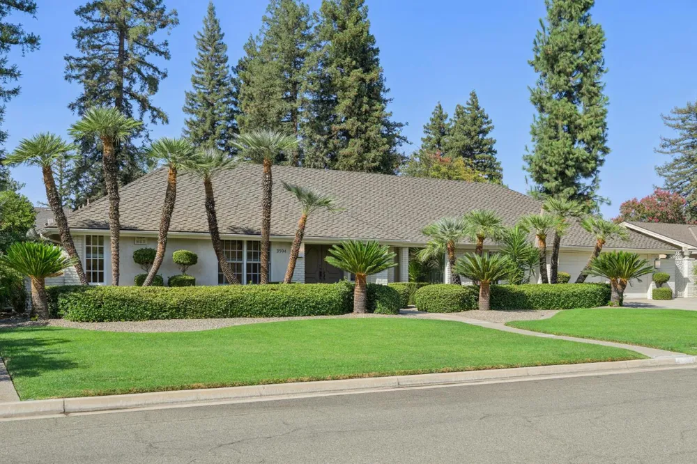 3594 W Spruce Avenue Fresno, CA 93711