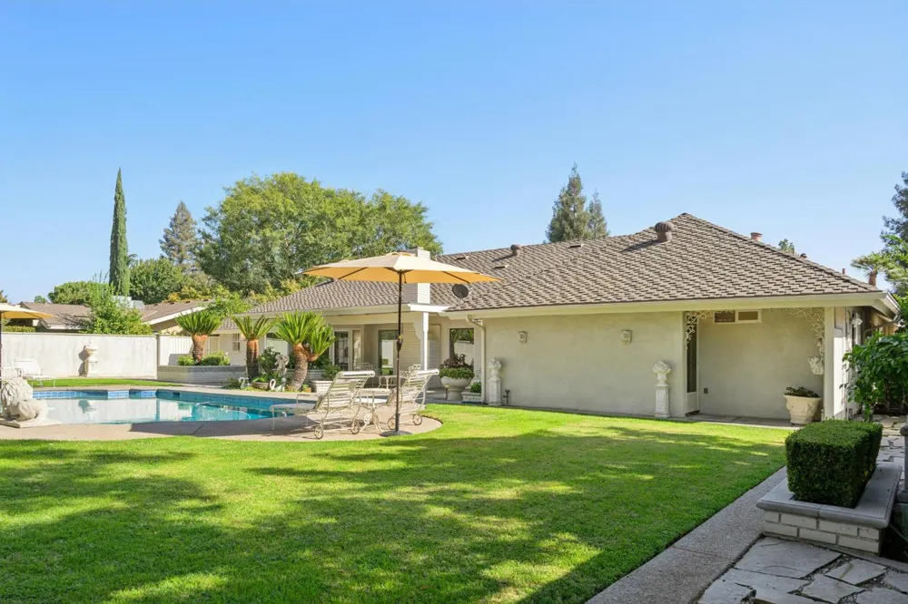 3594 W Spruce Avenue Fresno, CA 93711