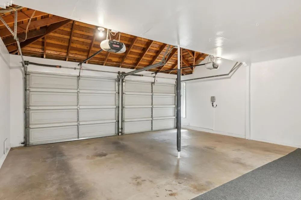 3594 W Spruce Avenue Fresno, CA 93711