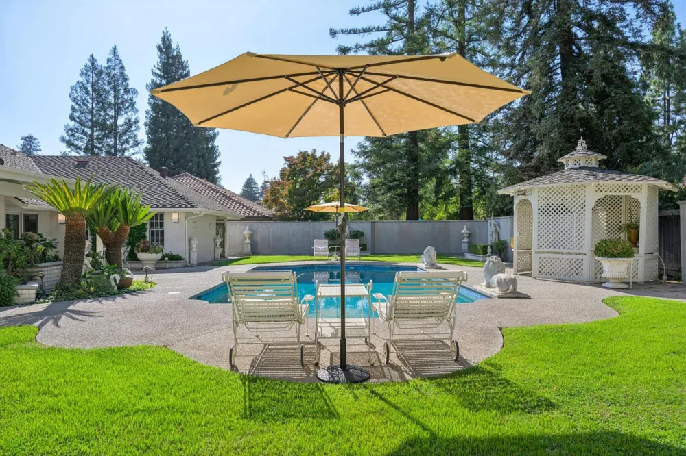 3594 W Spruce Avenue Fresno, CA 93711