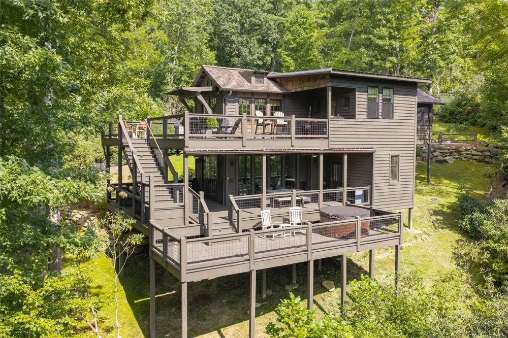 132 Rock Face Trail Highlands, NC 28741