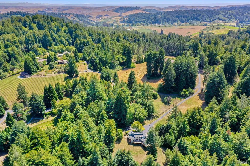 819 Jonive Road Sebastopol, CA 95472