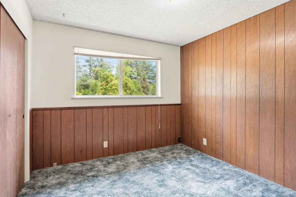 1691 Crane Road Ukiah, CA 95482