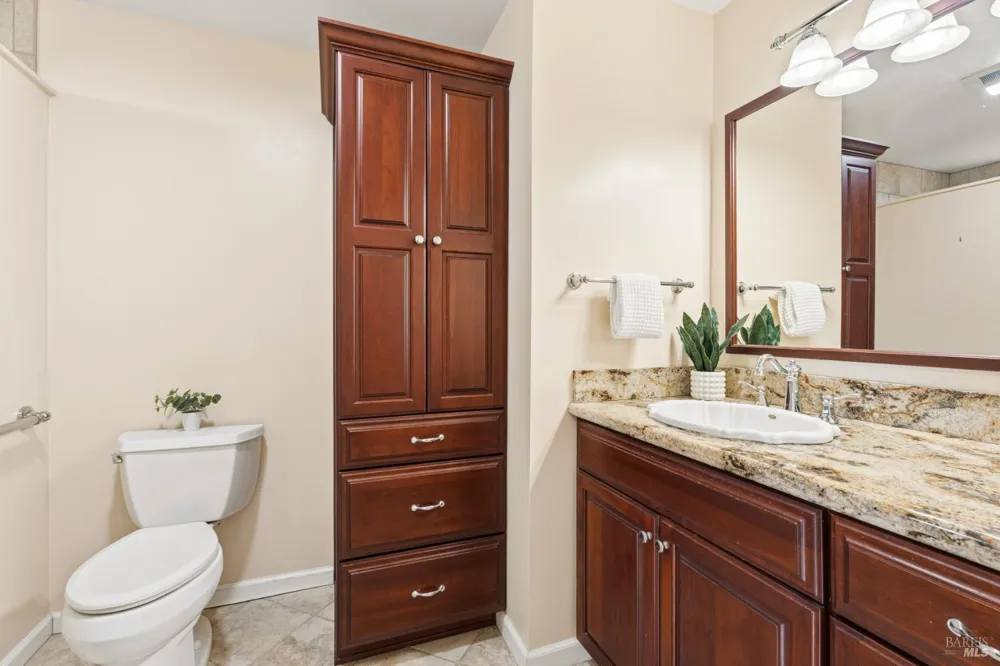 1691 Crane Road Ukiah, CA 95482