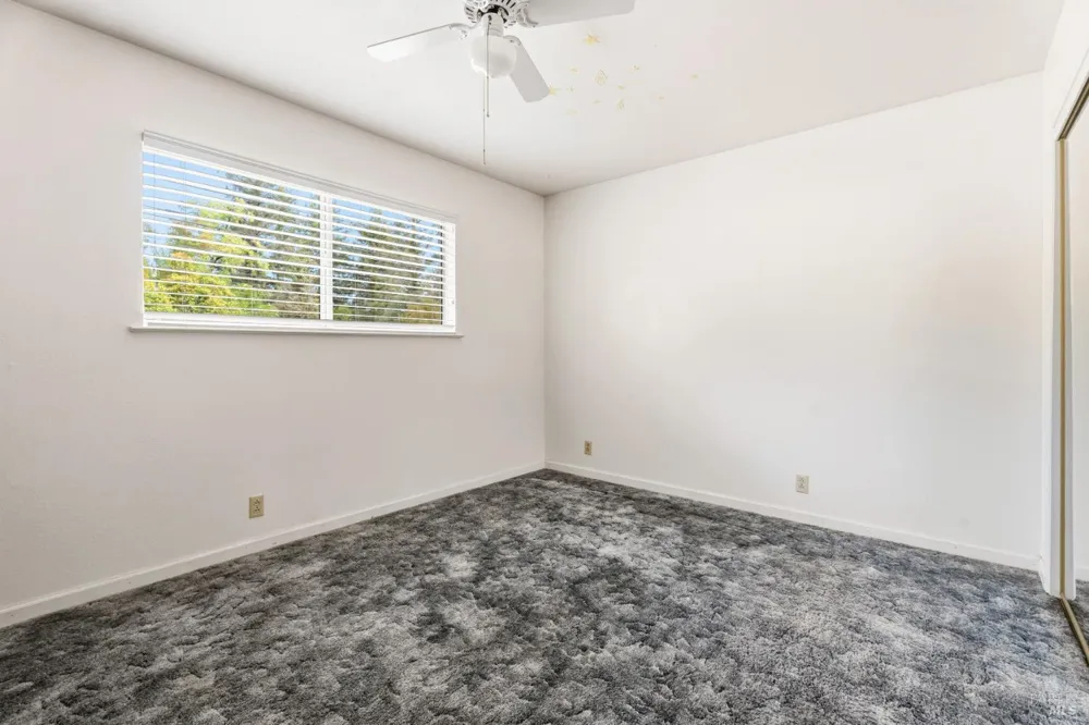 1691 Crane Road Ukiah, CA 95482