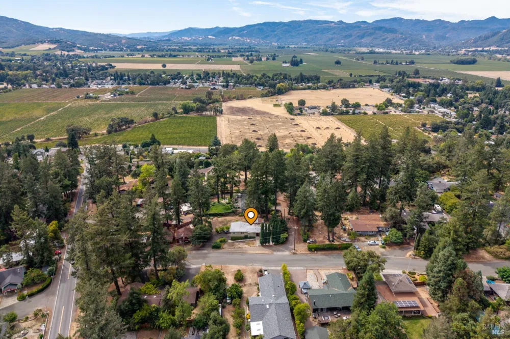 1691 Crane Road Ukiah, CA 95482