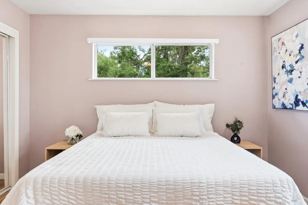 1691 Crane Road Ukiah, CA 95482