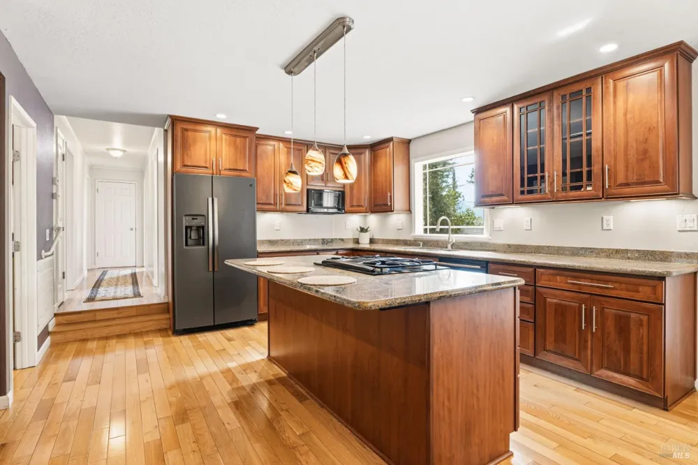 1691 Crane Road Ukiah, CA 95482