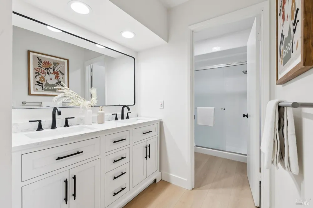 8 W Castlewood Drive San Rafael, CA 94901