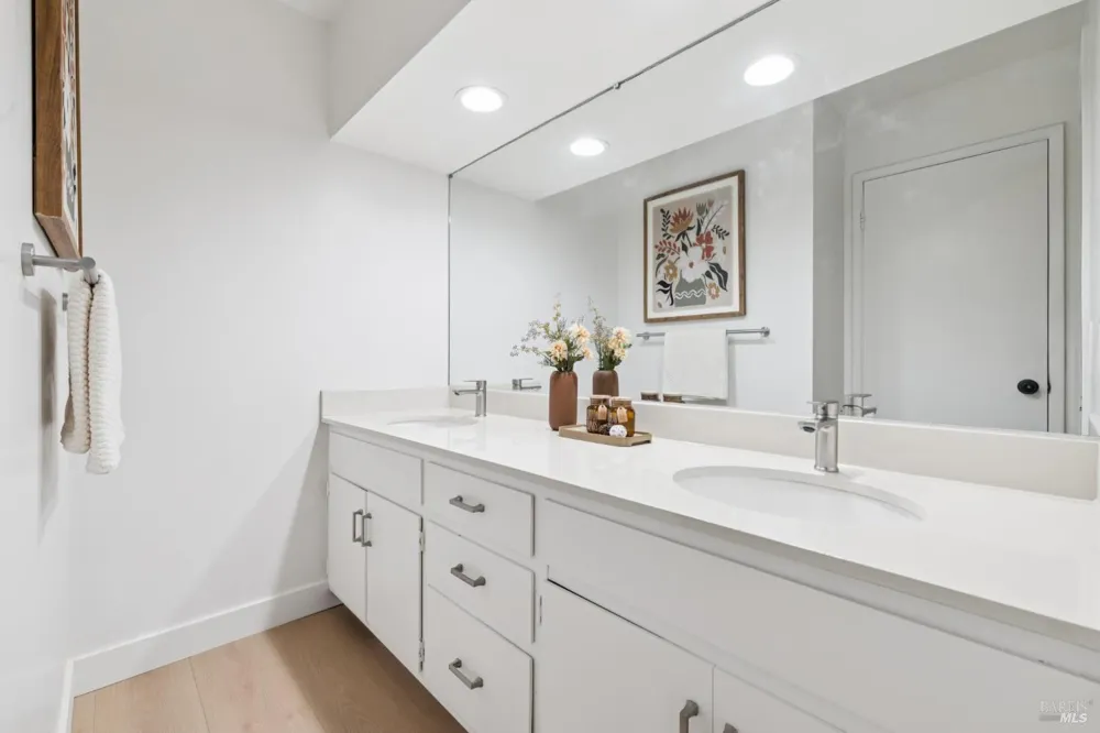 8 W Castlewood Drive San Rafael, CA 94901