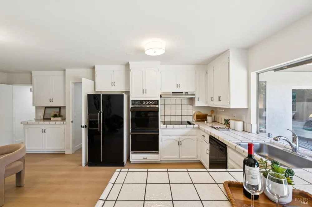 8 W Castlewood Drive San Rafael, CA 94901