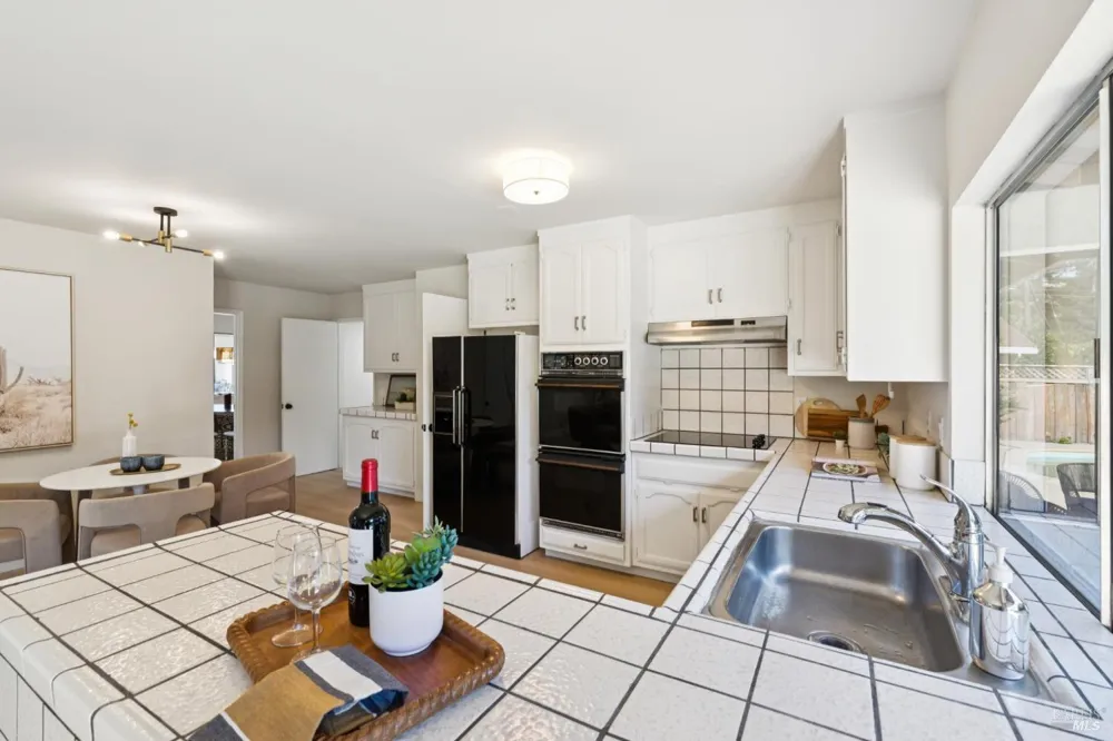 8 W Castlewood Drive San Rafael, CA 94901