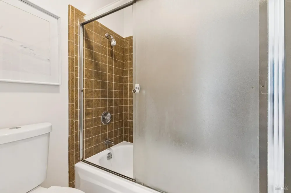8 W Castlewood Drive San Rafael, CA 94901