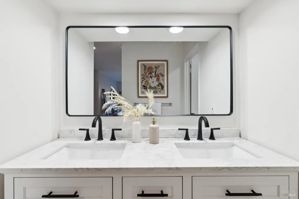 8 W Castlewood Drive San Rafael, CA 94901