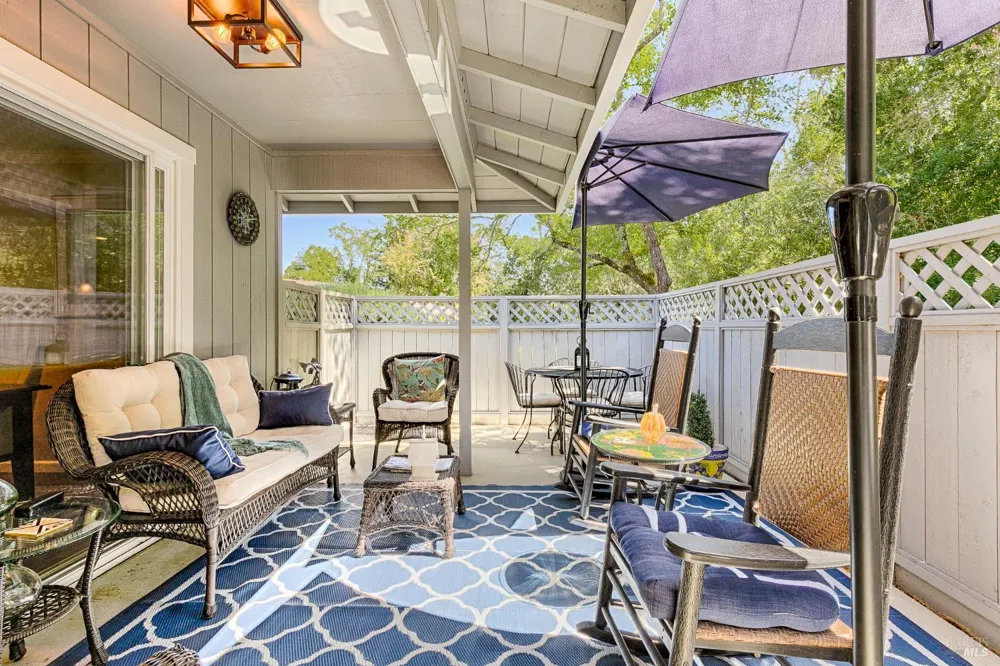 421 Meadowgreen Drive Santa Rosa, CA 95409