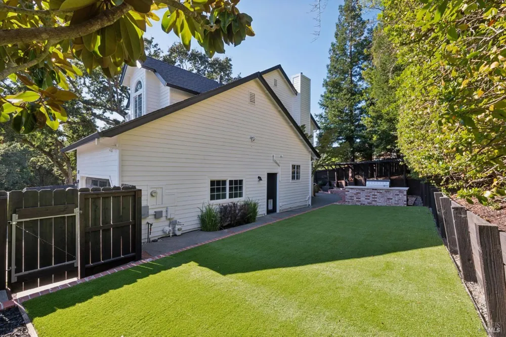 4 Rondee Lane Novato, CA 94945