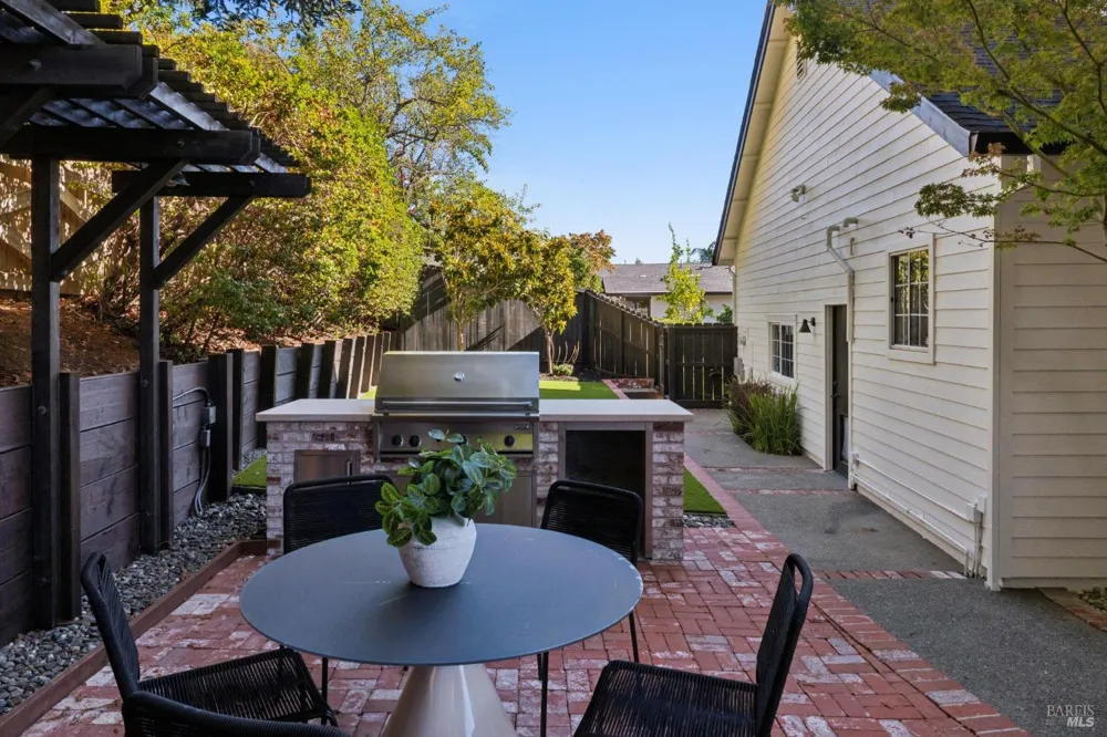 4 Rondee Lane Novato, CA 94945