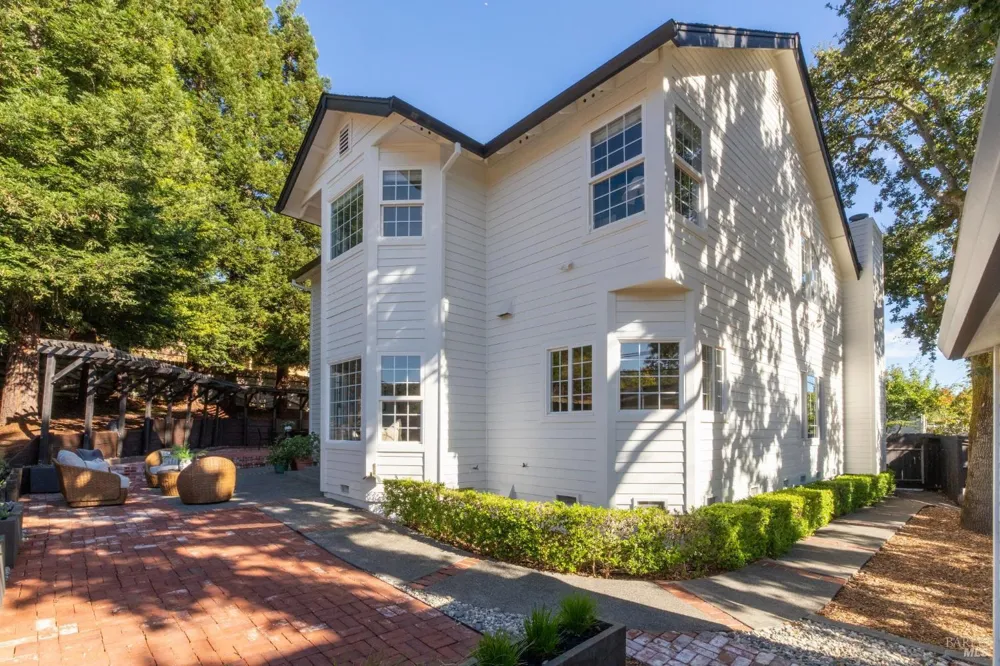 4 Rondee Lane Novato, CA 94945