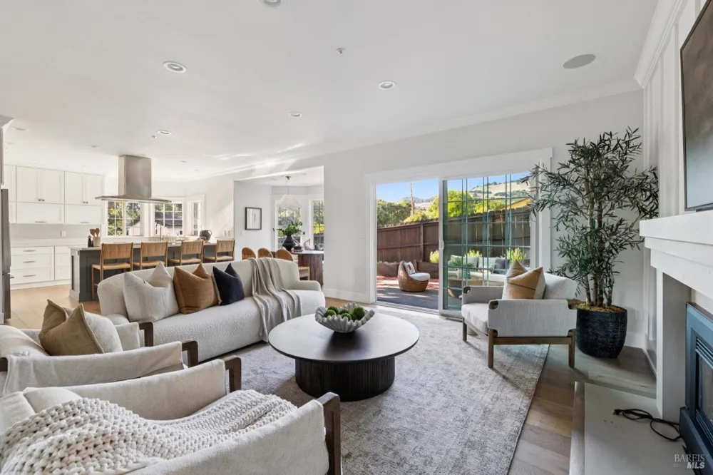 4 Rondee Lane Novato, CA 94945