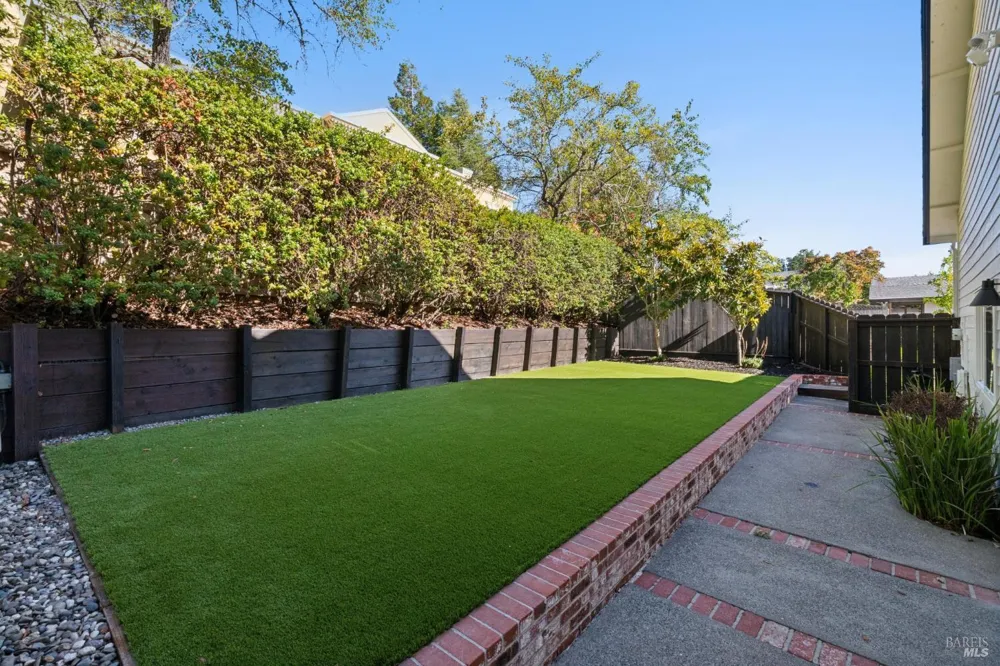 4 Rondee Lane Novato, CA 94945