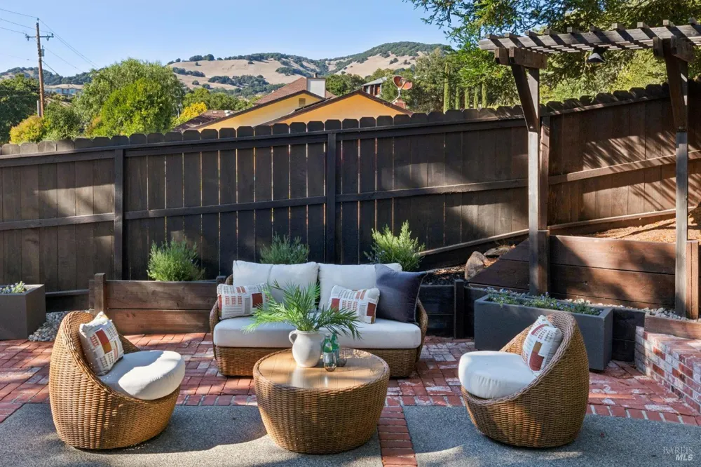 4 Rondee Lane Novato, CA 94945
