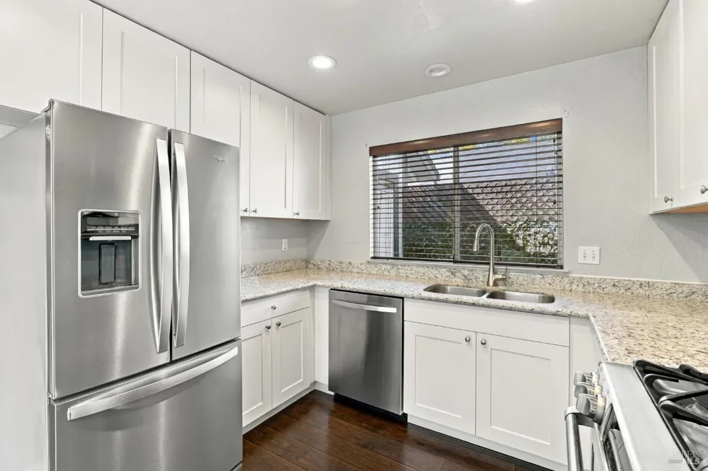 2044 Pinercrest Drive Santa Rosa, CA 95403