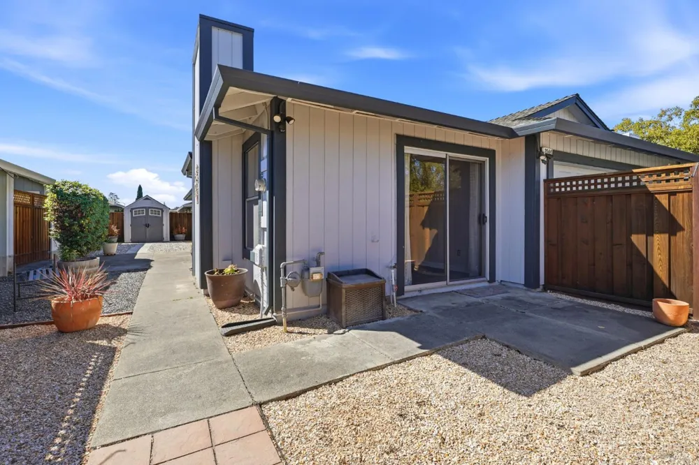 2044 Pinercrest Drive Santa Rosa, CA 95403