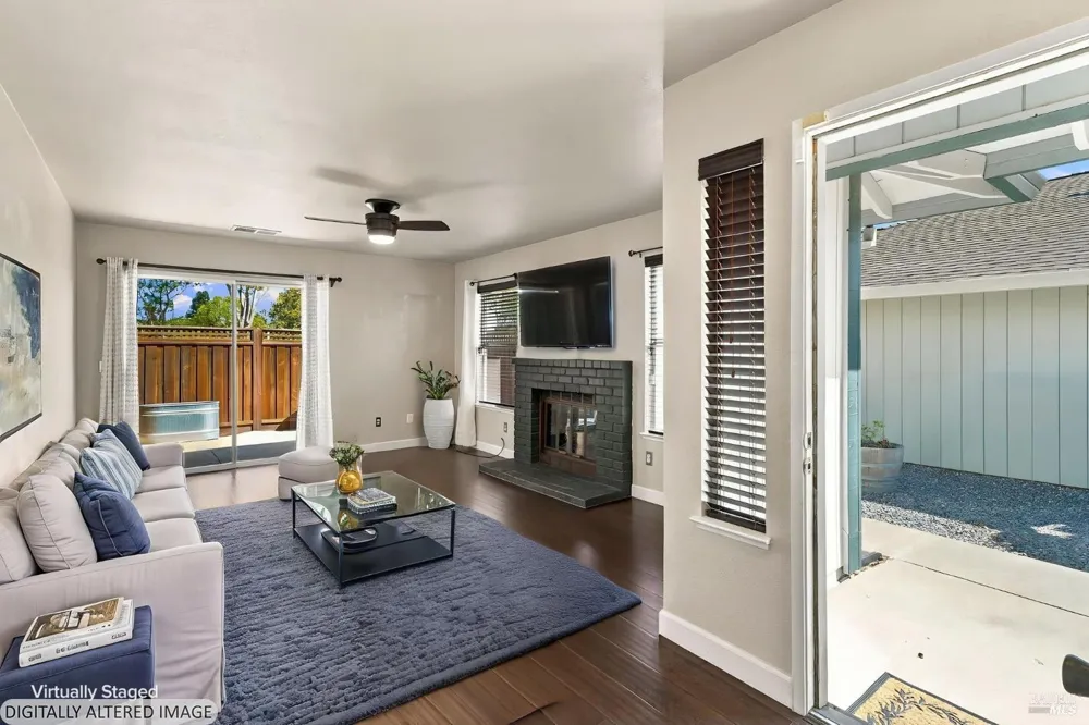 2044 Pinercrest Drive Santa Rosa, CA 95403