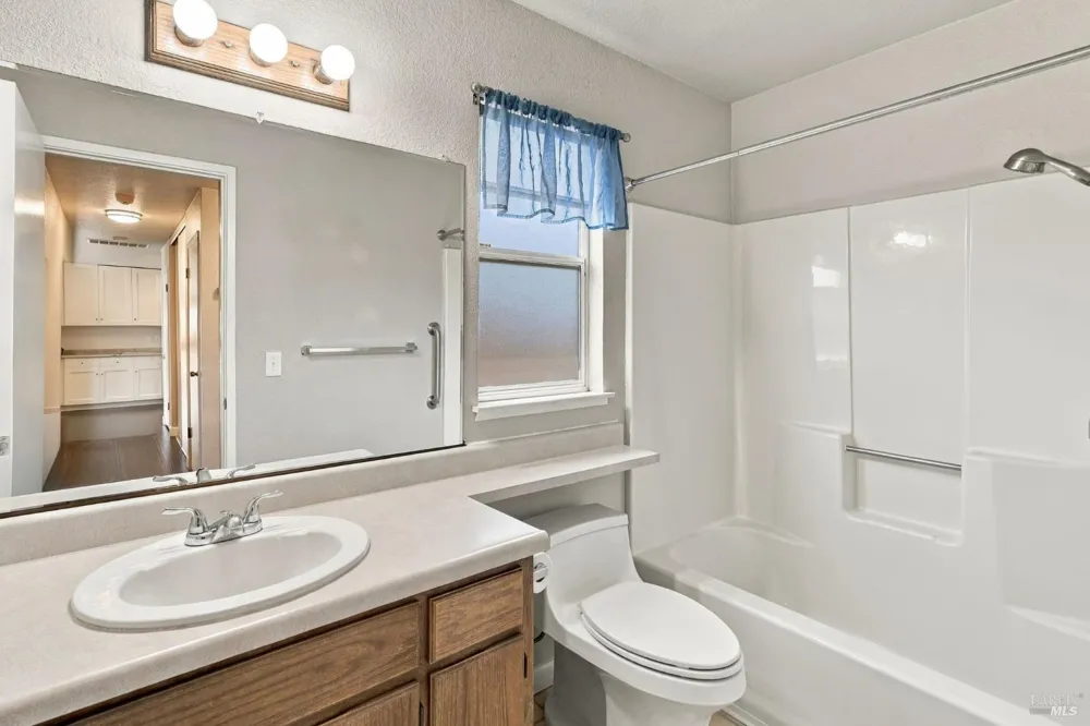 2044 Pinercrest Drive Santa Rosa, CA 95403