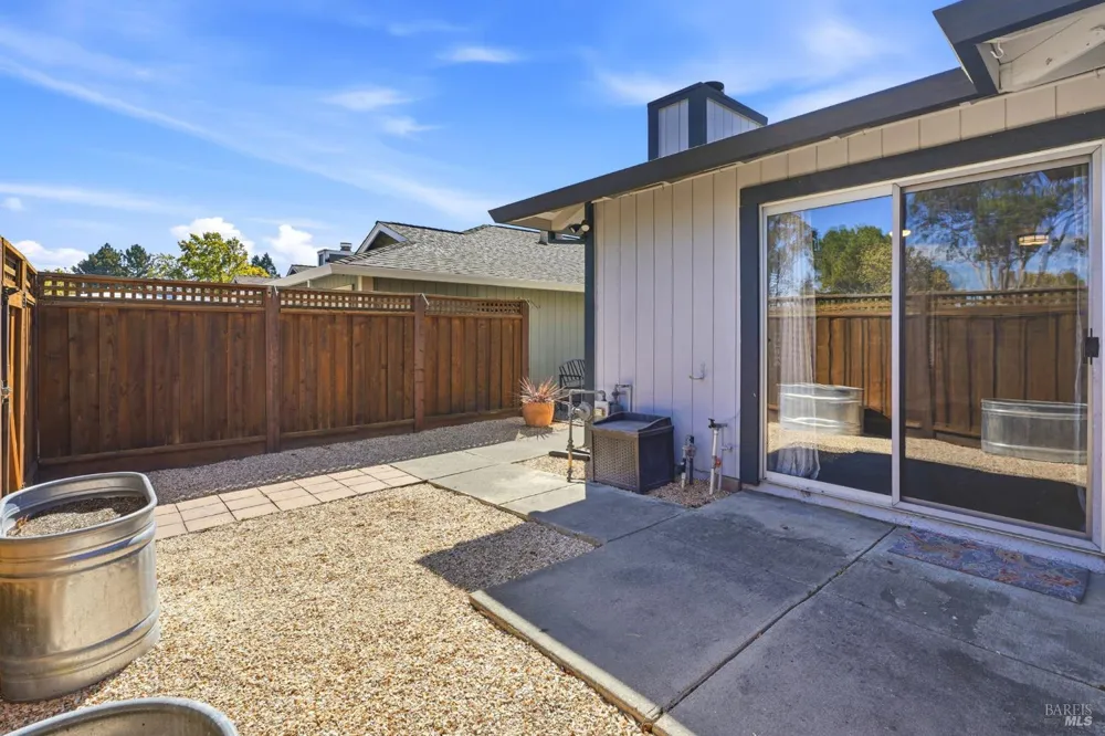 2044 Pinercrest Drive Santa Rosa, CA 95403