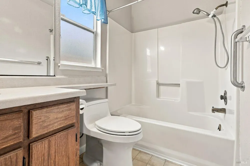 2044 Pinercrest Drive Santa Rosa, CA 95403