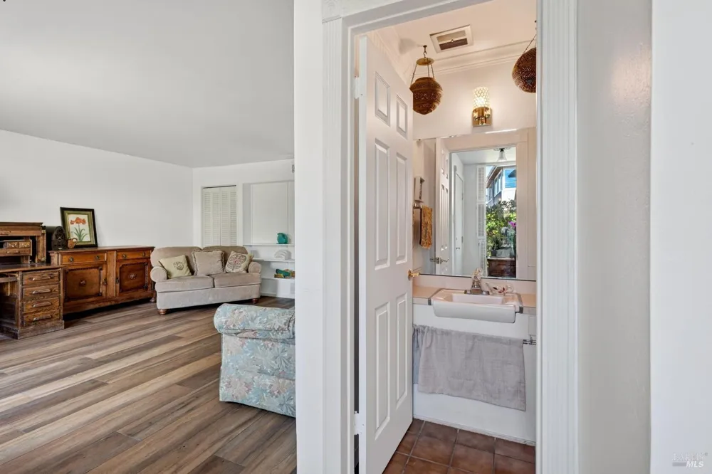 1072 Los Gamos Road ##E San Rafael, CA 94903