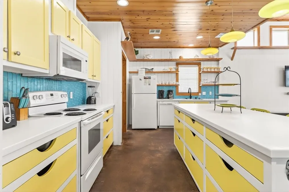 2525 S 11th Street #80 Port Aransas, TX 78373