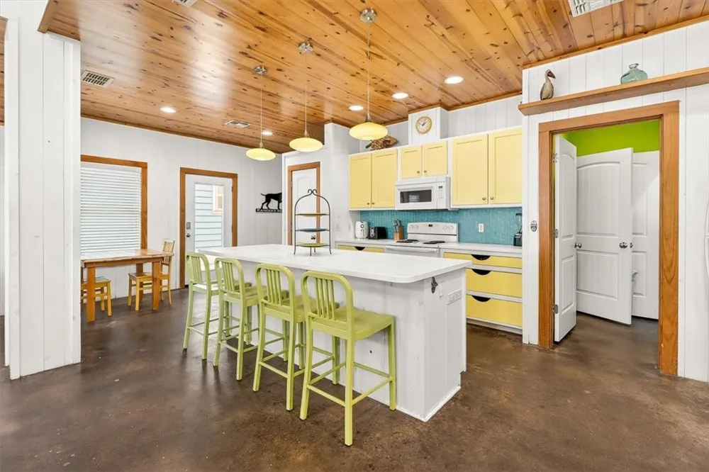 2525 S 11th Street #80 Port Aransas, TX 78373