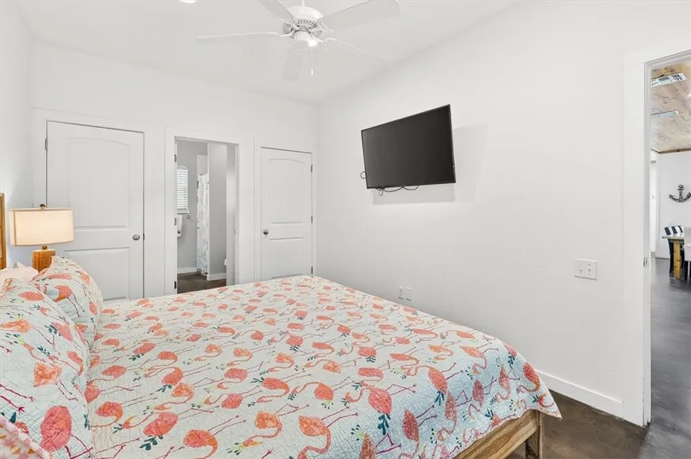 2525 S 11th Street #80 Port Aransas, TX 78373
