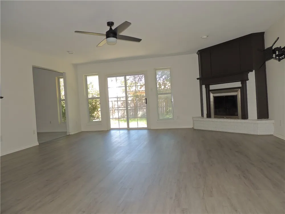849 Cliff Drive Portland, TX 78374