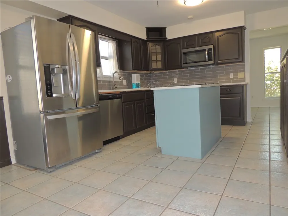 849 Cliff Drive Portland, TX 78374