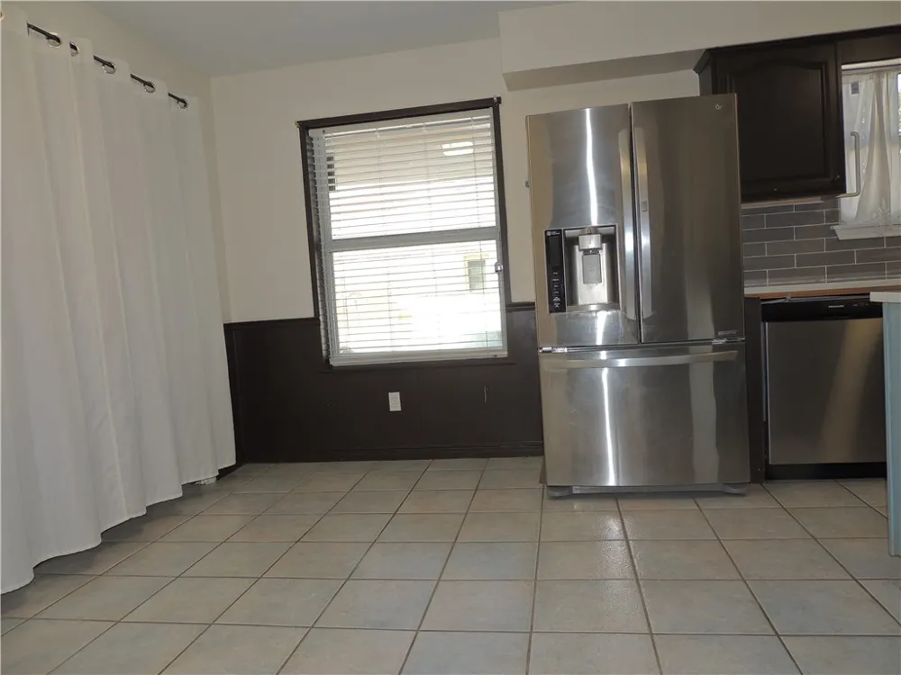 849 Cliff Drive Portland, TX 78374