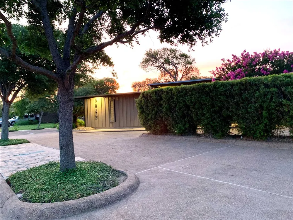 5926 S Alameda Street S Corpus Christi, TX 78412