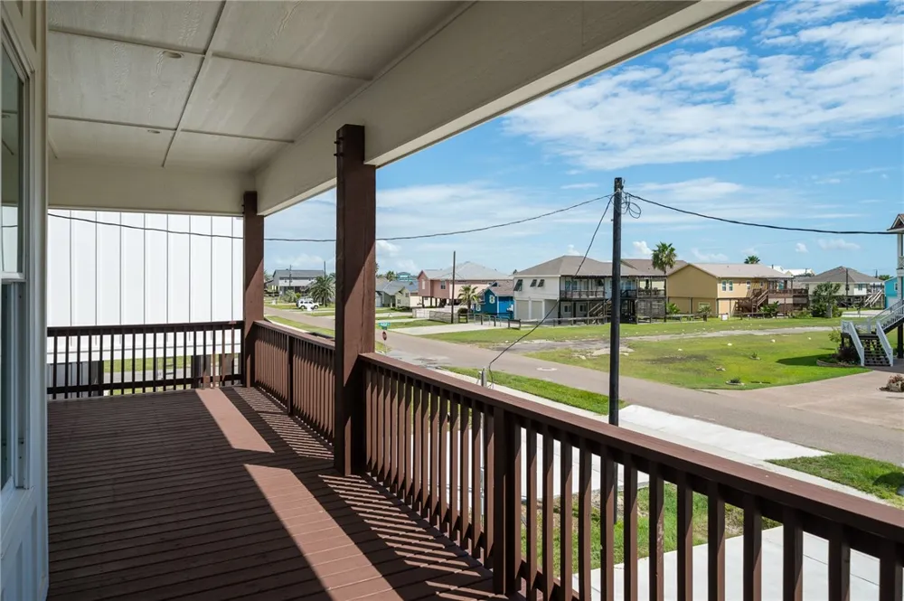 1007 S Live Oak Street Rockport, TX 78382